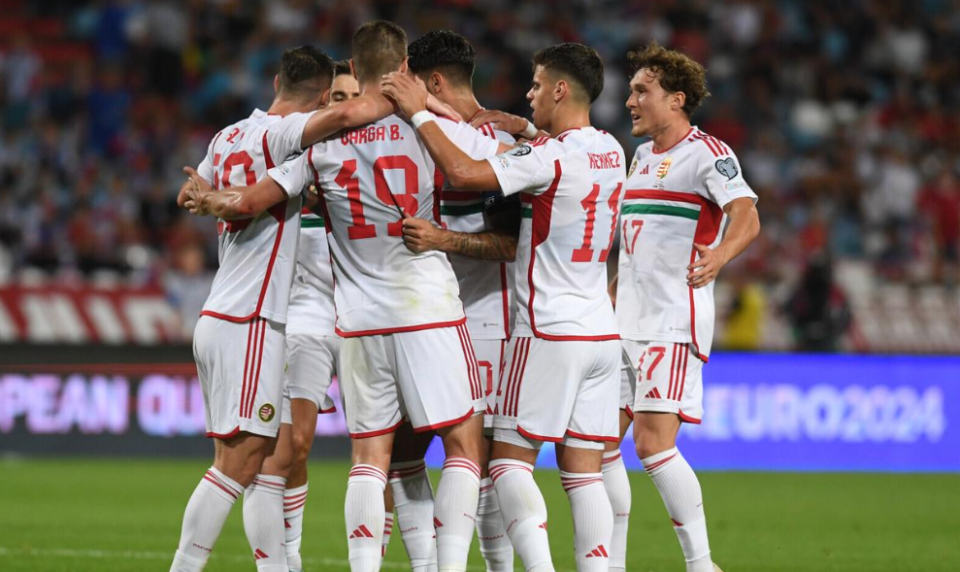 爱游戏娱乐-欧国联赛中场战斗激烈，球队抢夺关键三分的简单介绍