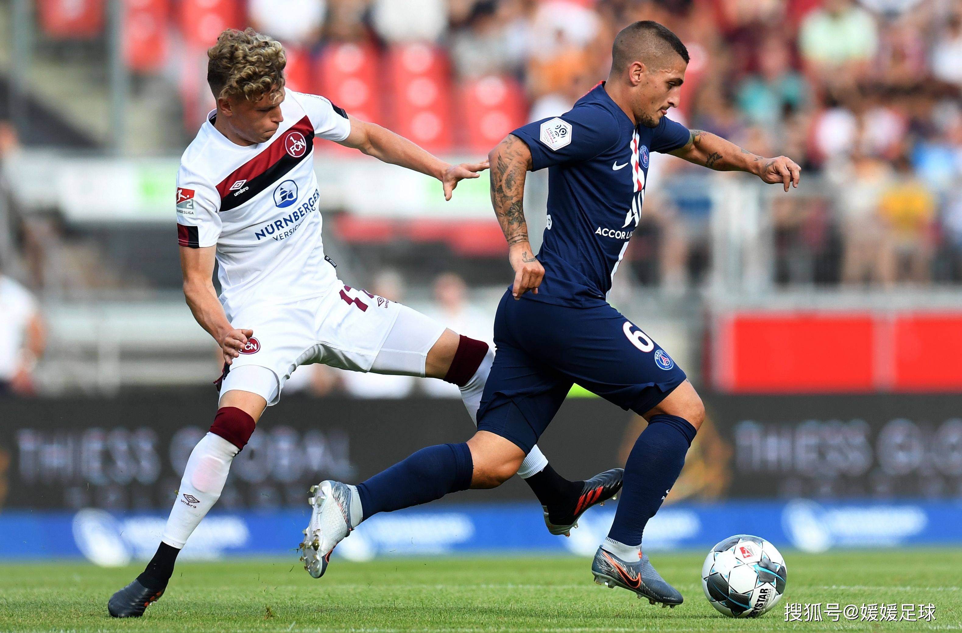 爱游戏体育官网-足球比赛现场掌声不断，气氛热烈