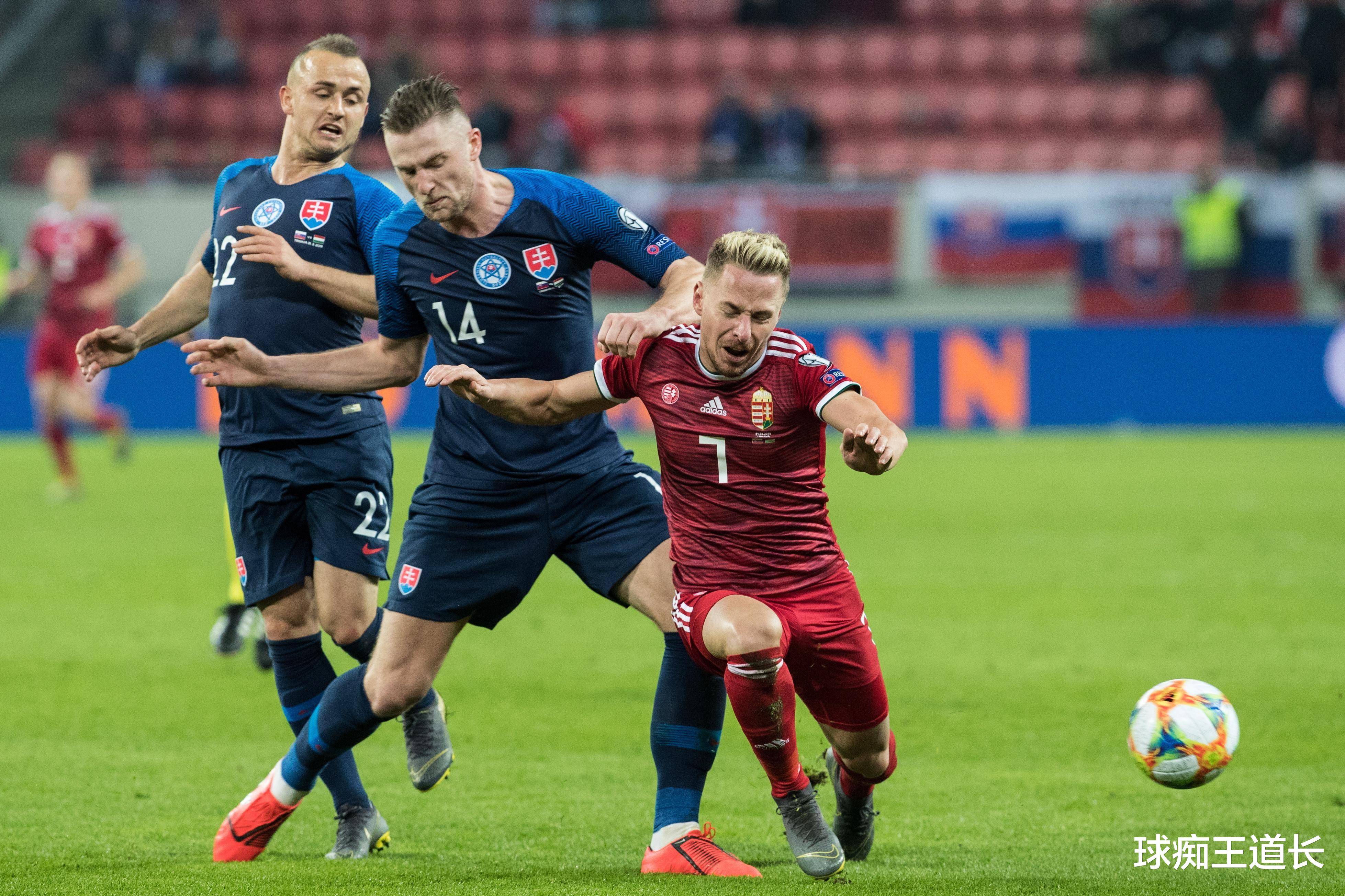 爱游戏中国-欧预赛比赛争夺激烈，球员士气高涨备战决赛的简单介绍