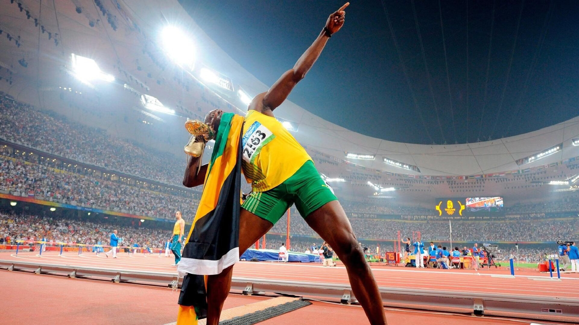 开拓者封锁鹈鹕,浓眉在欧冠决赛接管比赛,跨越体育疆界的传奇一夜