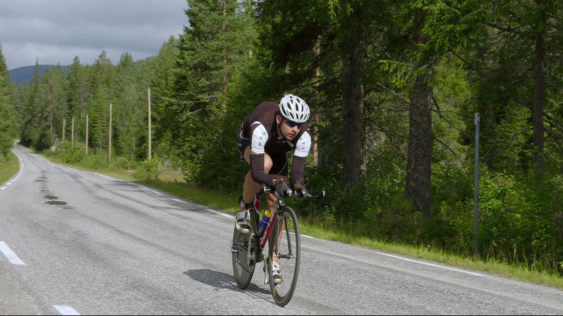拉文爆发撕裂防线，火箭提前终结悬念，深圳队遭遇战术反思