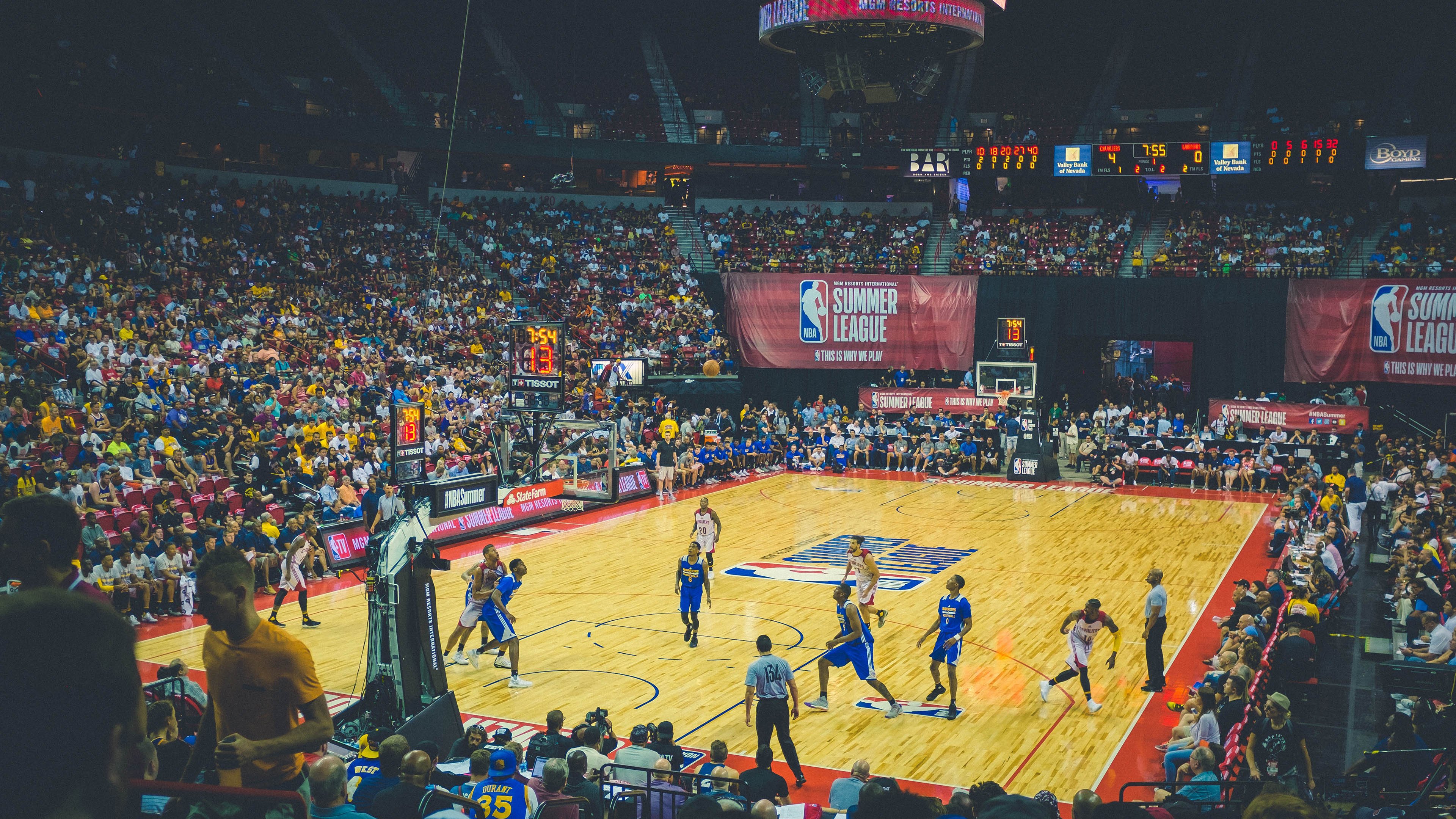 雷霆万钧,米切尔领军碾压国王,独一档的统治力宣言